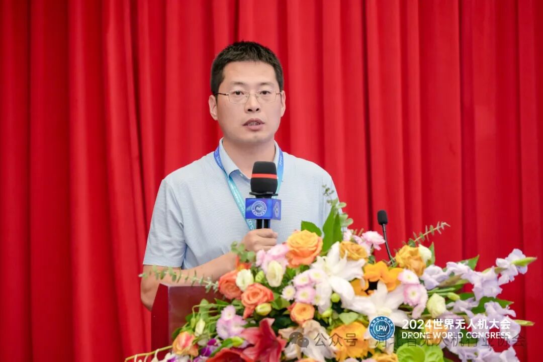 无人机抗干扰通信与高精度定位技术论坛在深圳成功举办，牵星科技总经理陈亮作《多源融合组合导航定位技术在无人机上的应用》的主旨演讲